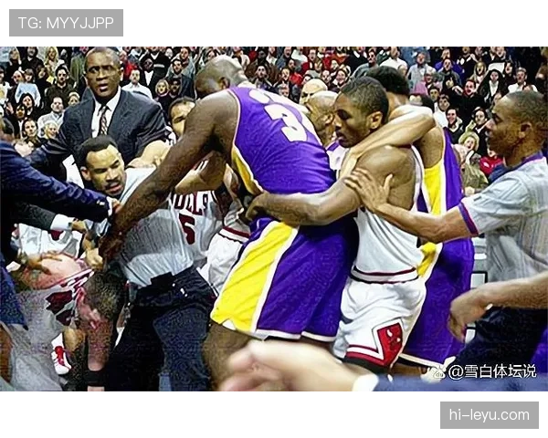 场内犯规和场外犯规的判罚规则有哪些关键区别？