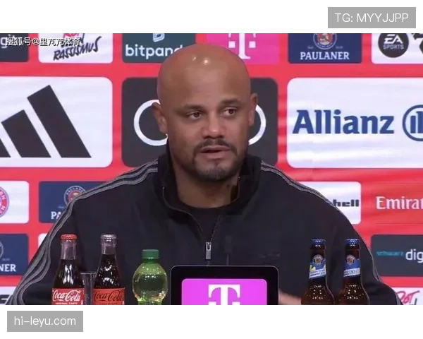 孔帕尼周末逛菜市场，手里那只购物袋看着比我一个月工资还豪